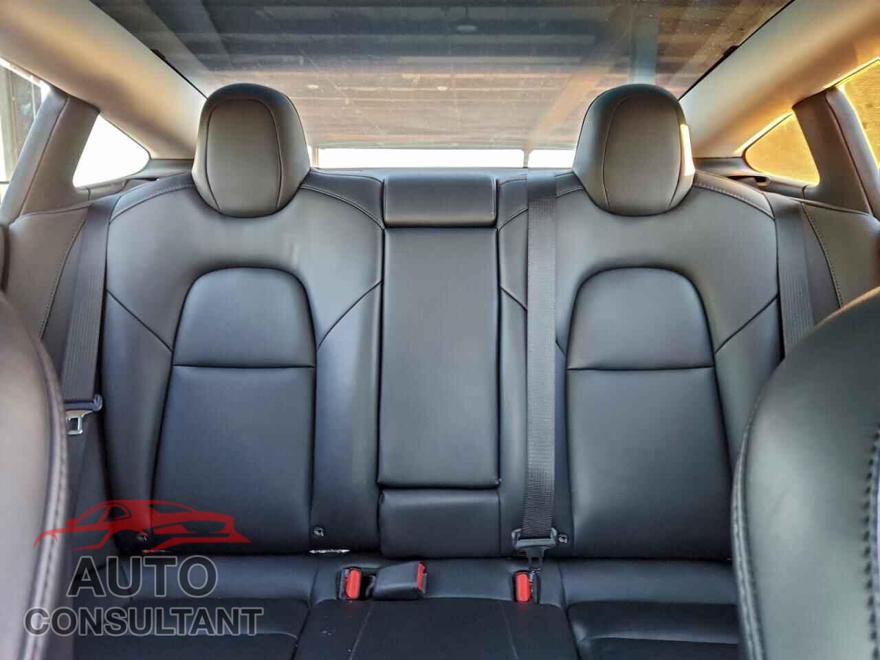 TESLA MODEL 3 2022 - 5YJ3E1EC6NF348529
