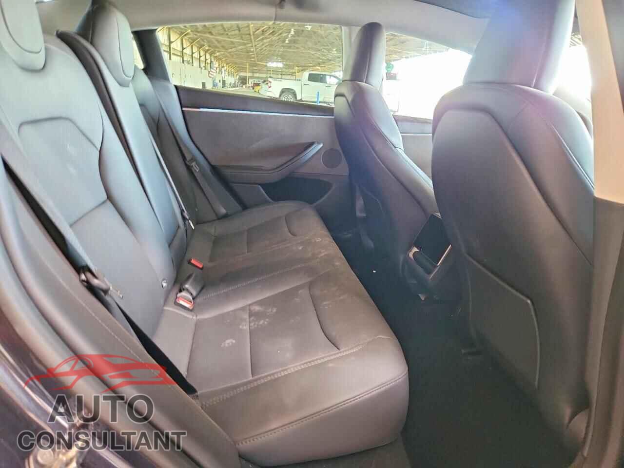 TESLA MODEL 3 2024 - 5YJ3E1EA6RF782924