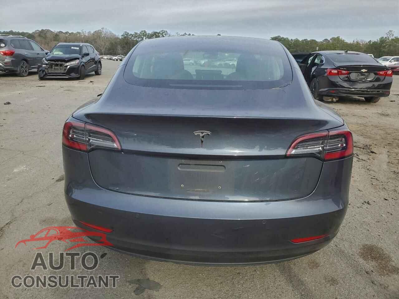 TESLA MODEL 3 2018 - 5YJ3E1EA3JF034555
