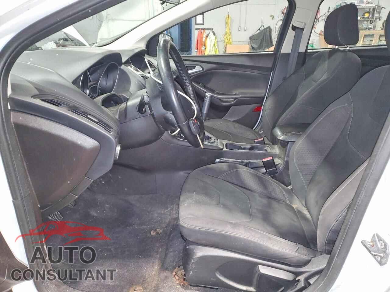 FORD FOCUS 2016 - 1FADP3K23GL366479
