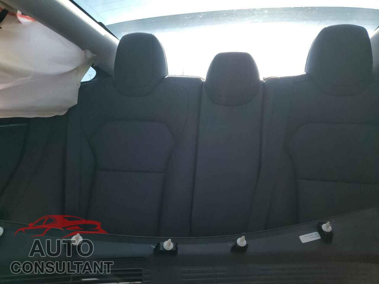 TESLA MODEL 3 2024 - 5YJ3E1EB3RF717165