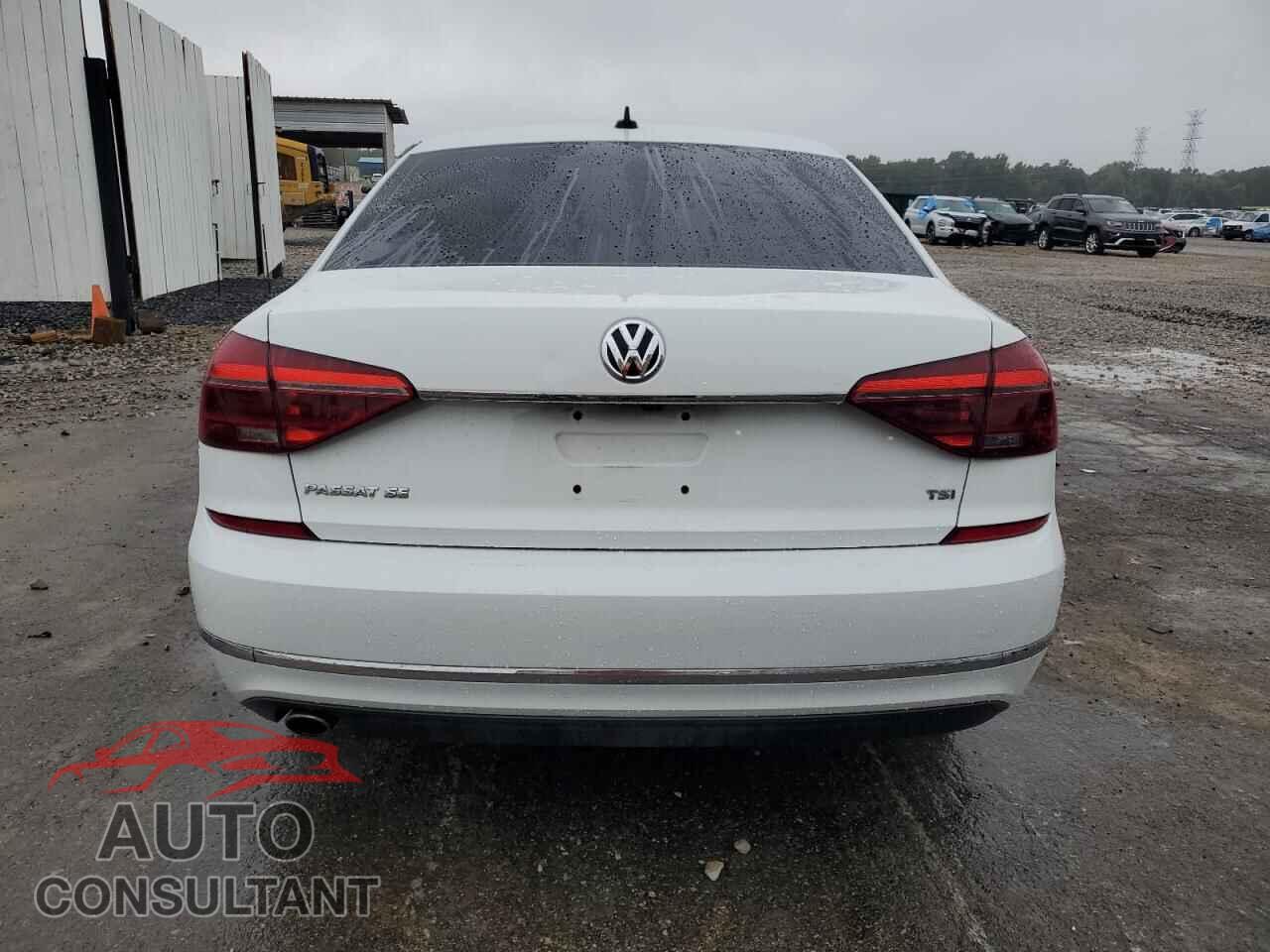 VOLKSWAGEN PASSAT 2017 - 1VWBT7A31HC008732