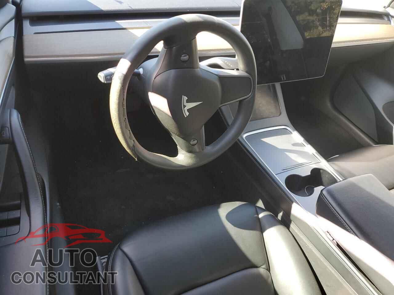 TESLA MODEL 3 2021 - 5YJ3E1EA1MF085590