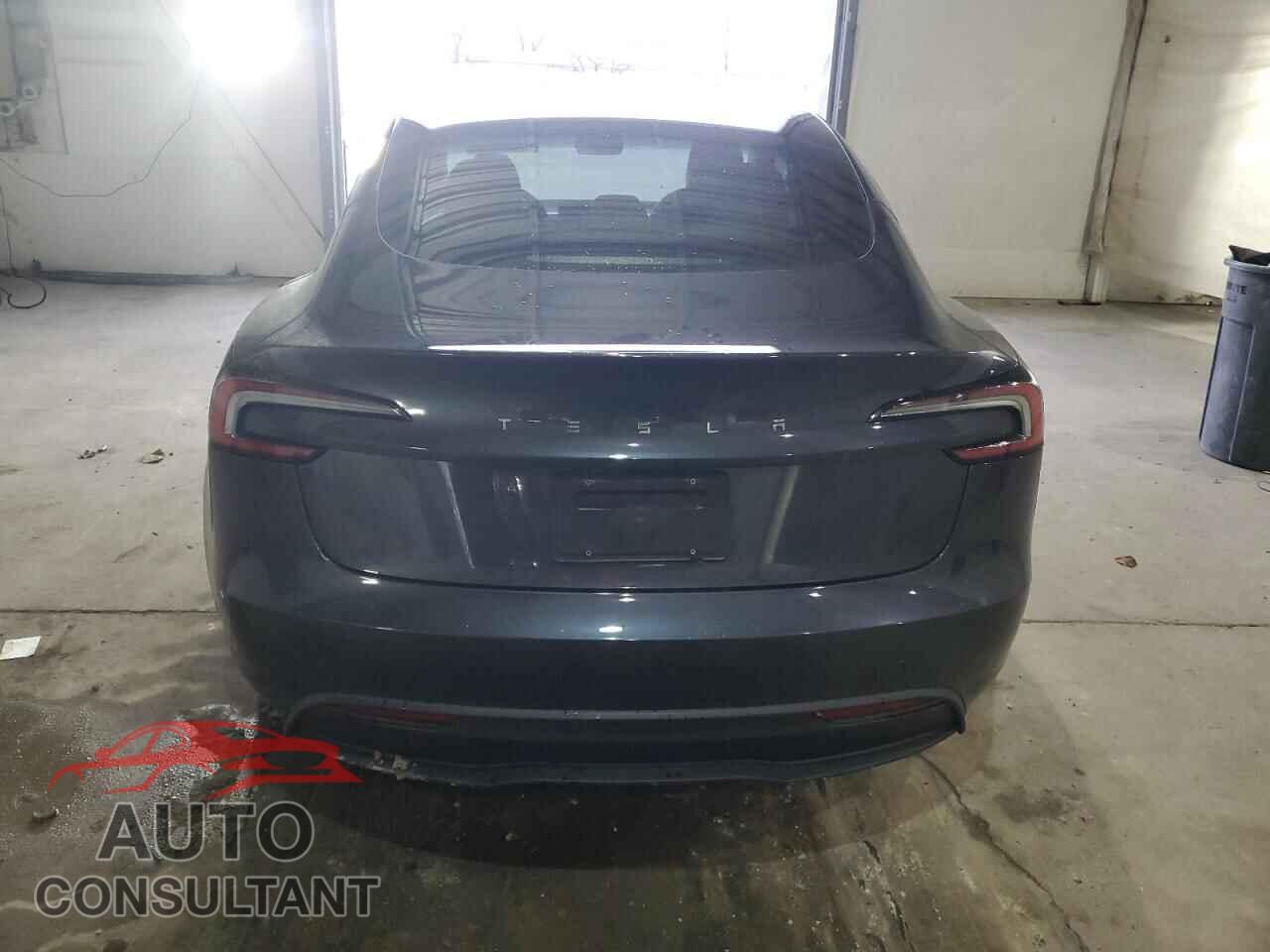 TESLA MODEL 3 2025 - 5YJ3E1EA2SF014850