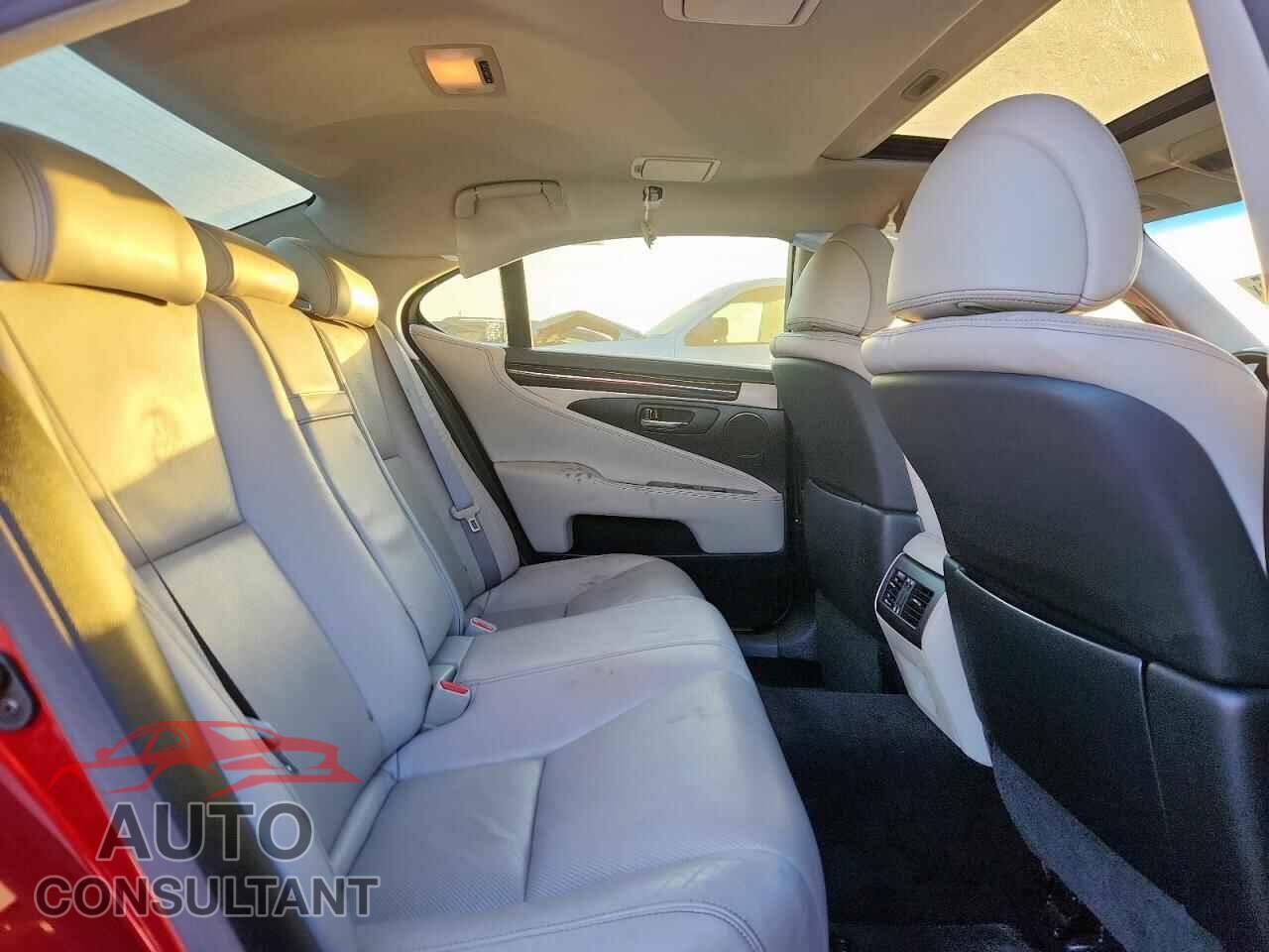 LEXUS LS460 2014 - JTHBL5EF3E5125528