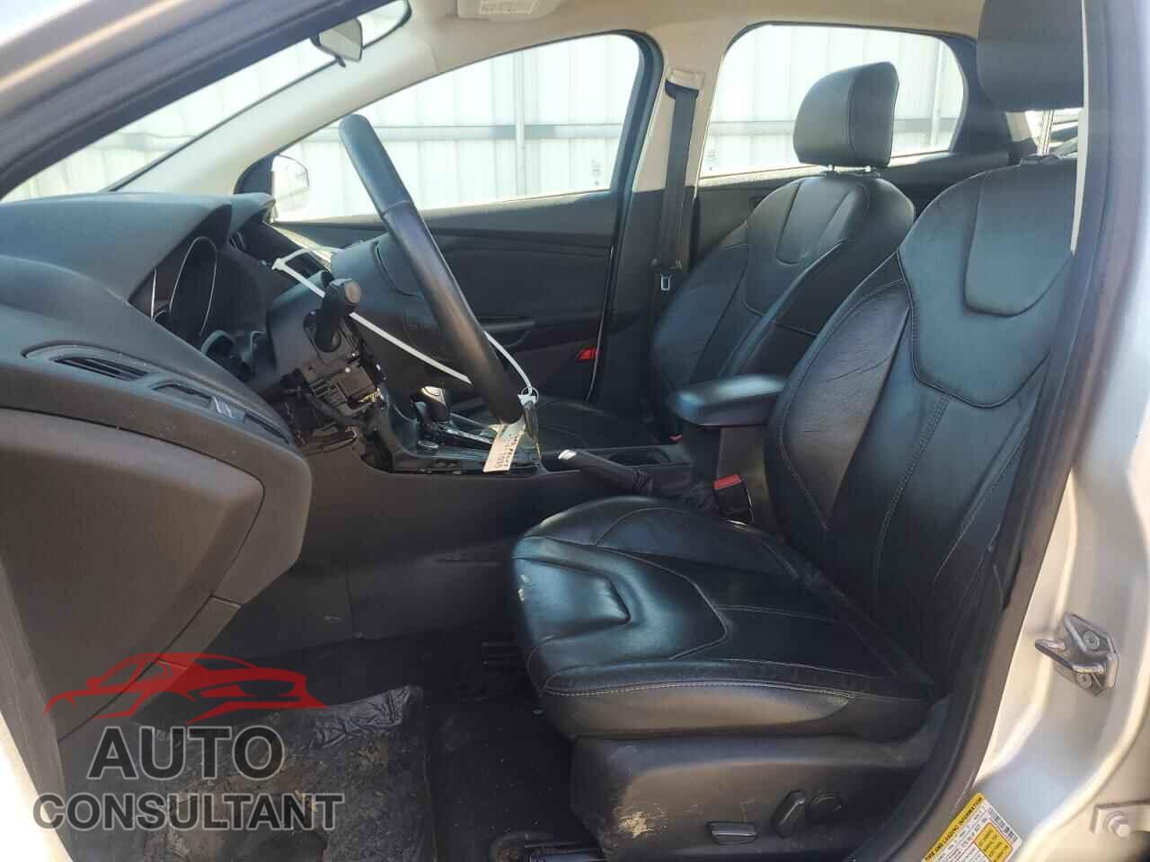 FORD FOCUS 2016 - 1FADP3F20GL332316