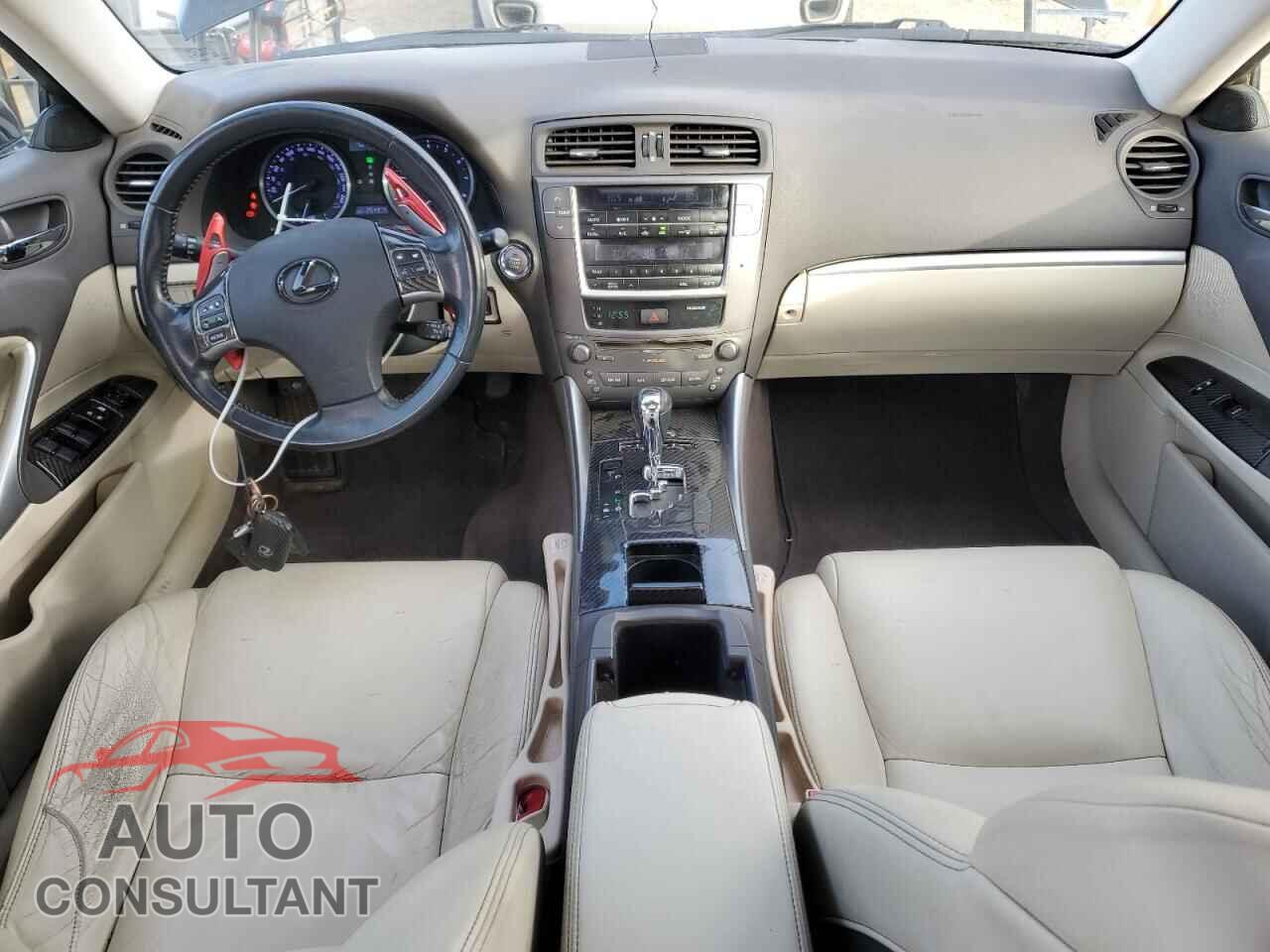 LEXUS IS 2011 - JTHCF5C23B5052524