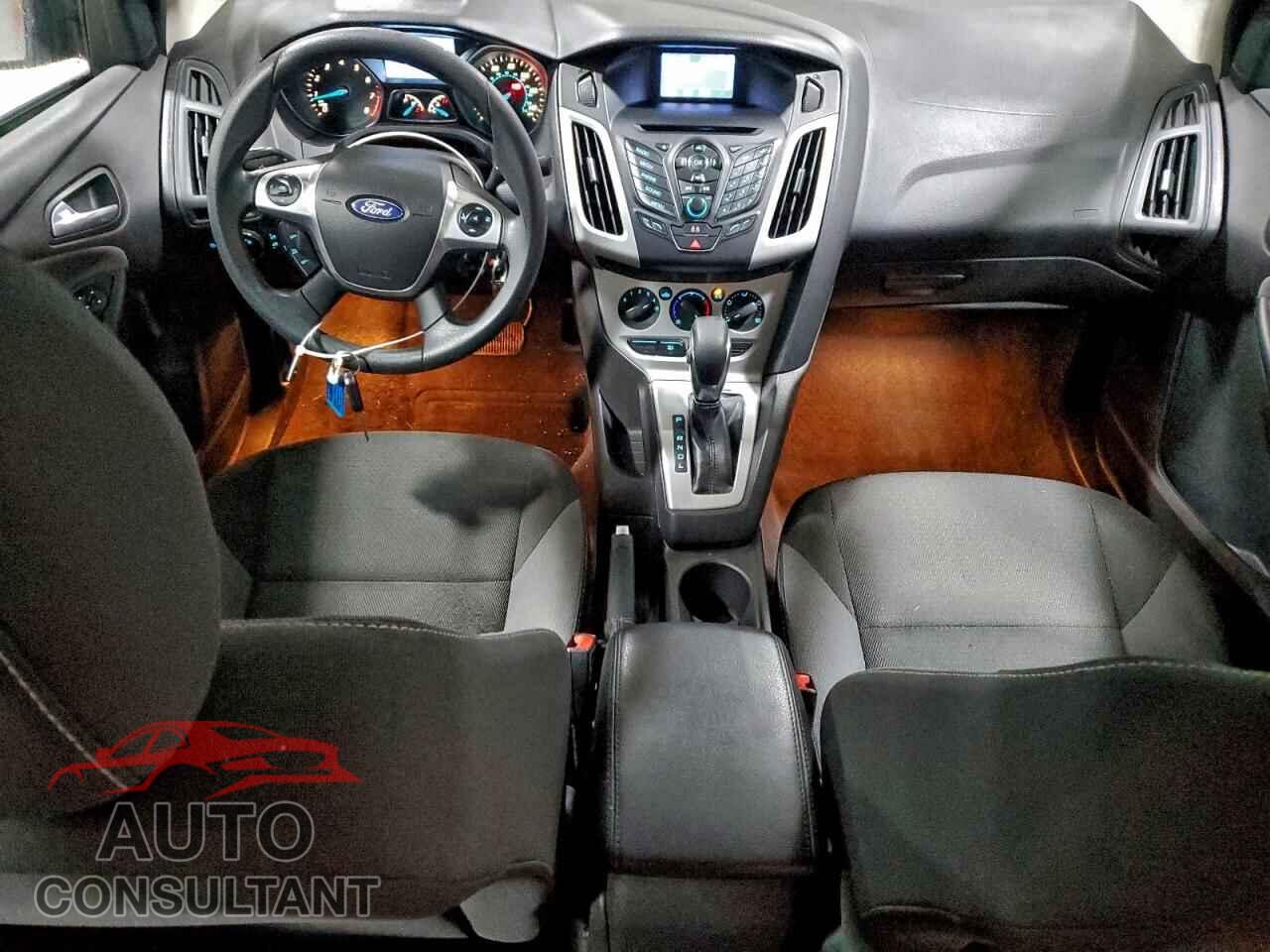 FORD FOCUS 2014 - 1FADP3F29EL174135