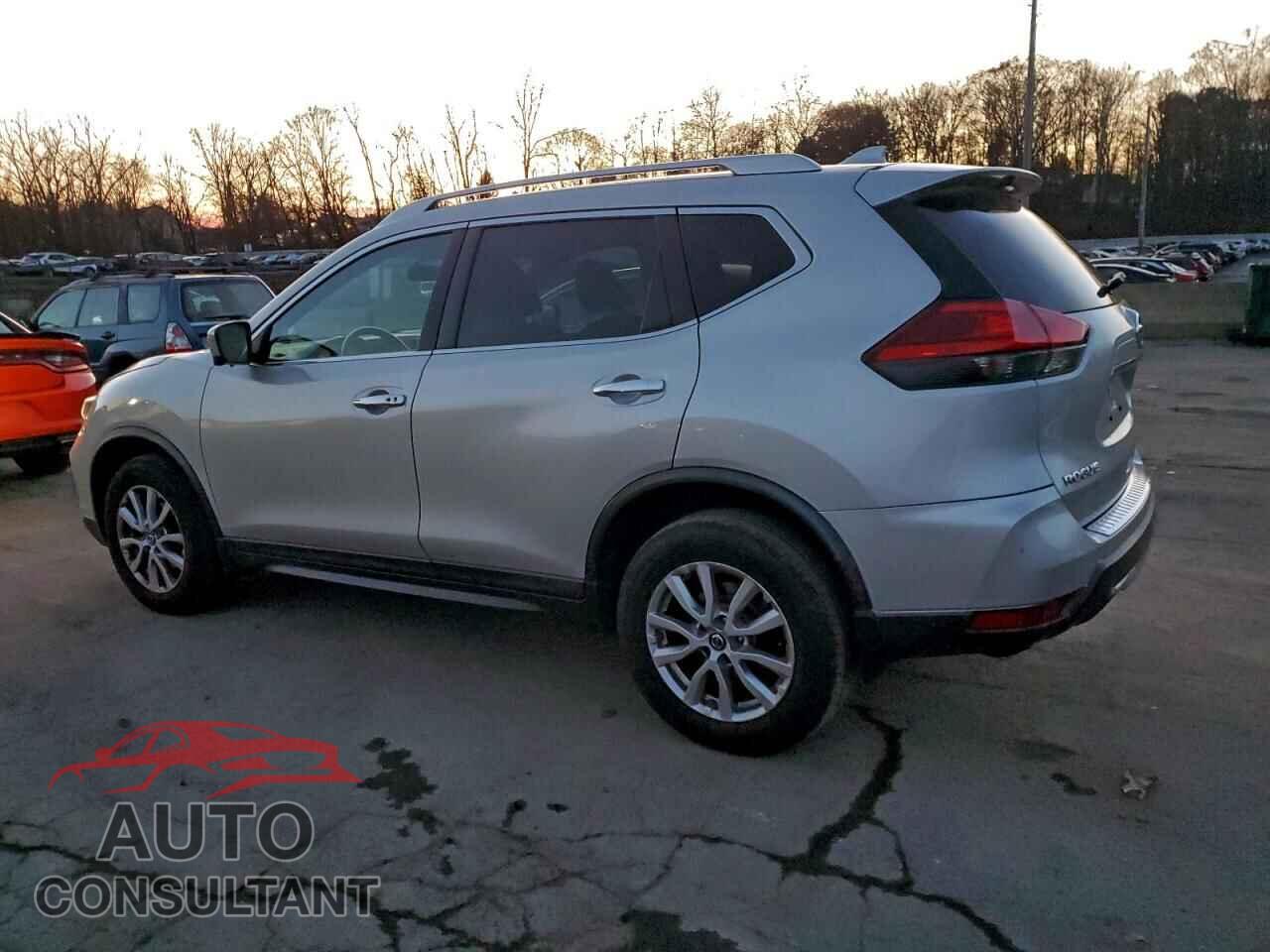 NISSAN ROGUE 2017 - KNMAT2MV5HP512062