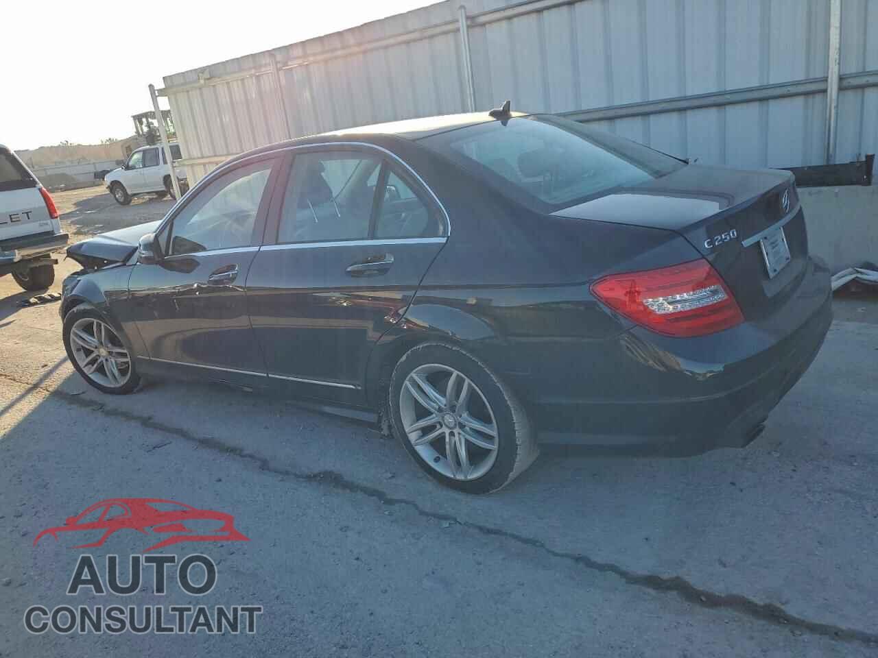 MERCEDES-BENZ C-CLASS 2013 - WDDGF4HB7DR242575