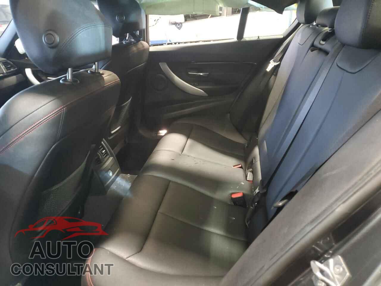 BMW 3 SERIES 2018 - WBA8E1C55JA178447