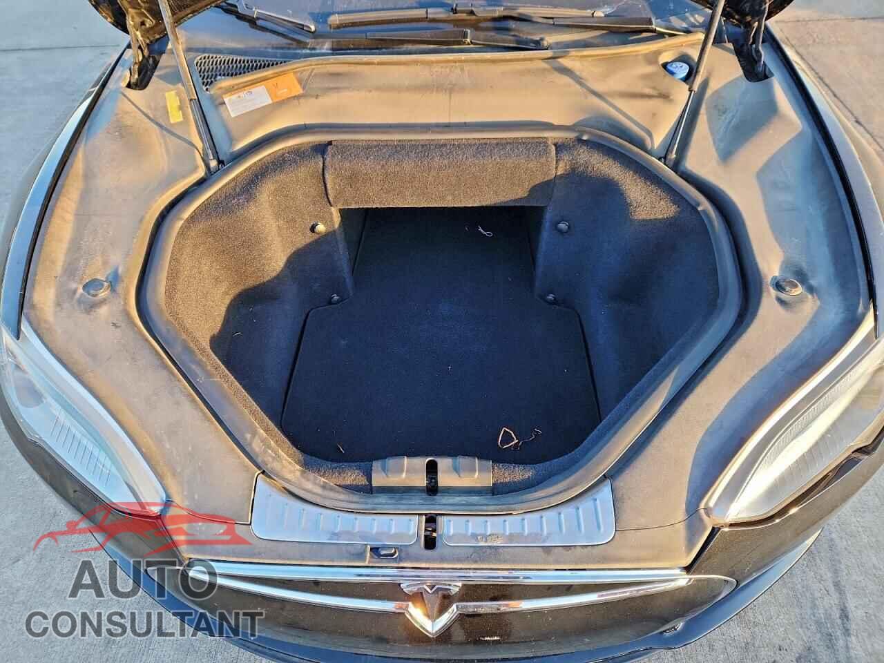 TESLA MODEL S 2013 - 5YJSA1DP8DFP05235