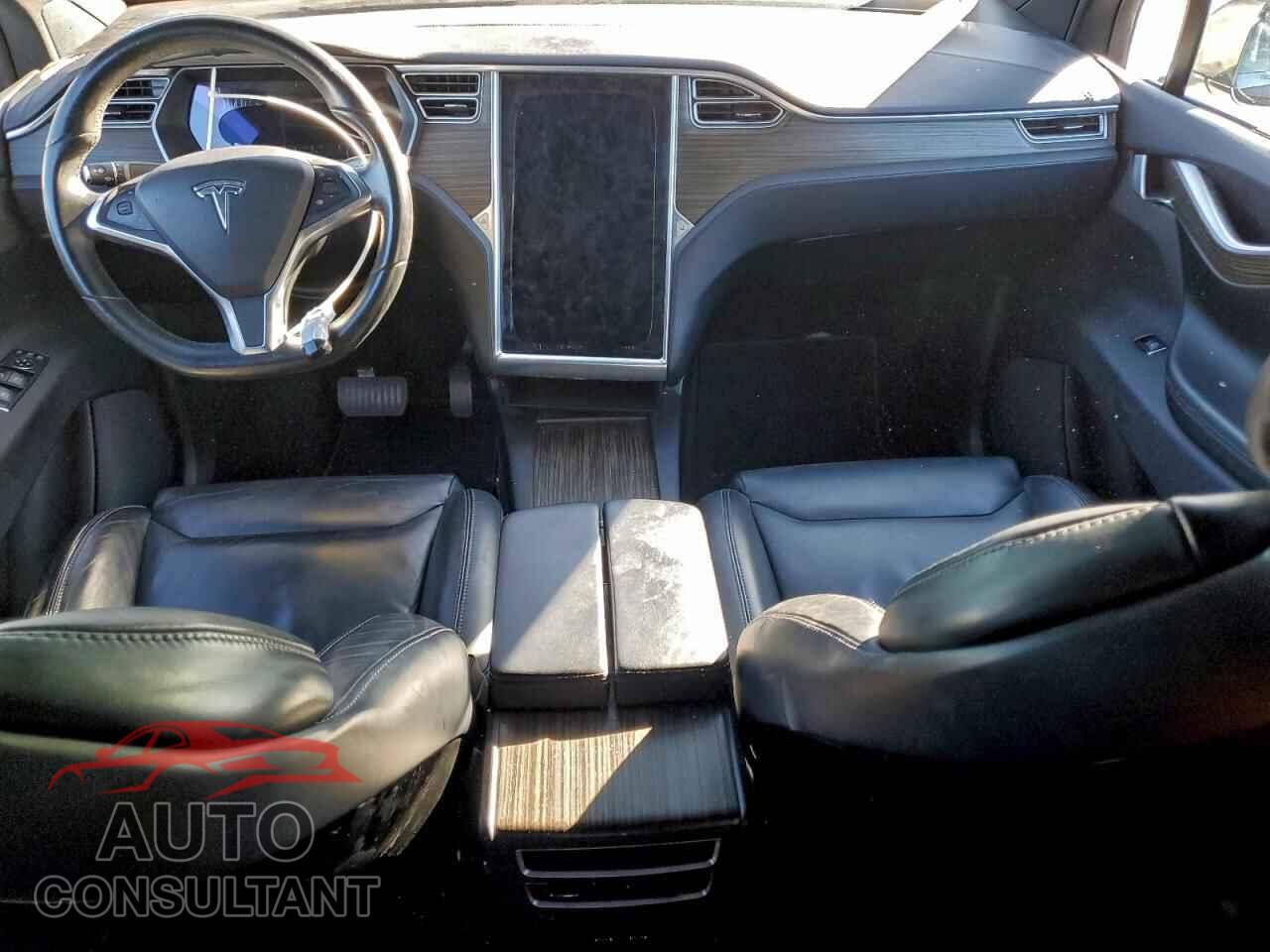 TESLA MODEL X 2016 - 5YJXCBE24GF005449