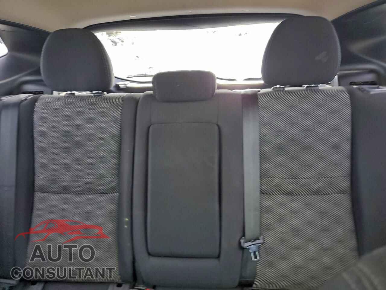 NISSAN ROGUE 2017 - JN1BJ1CP9HW018268