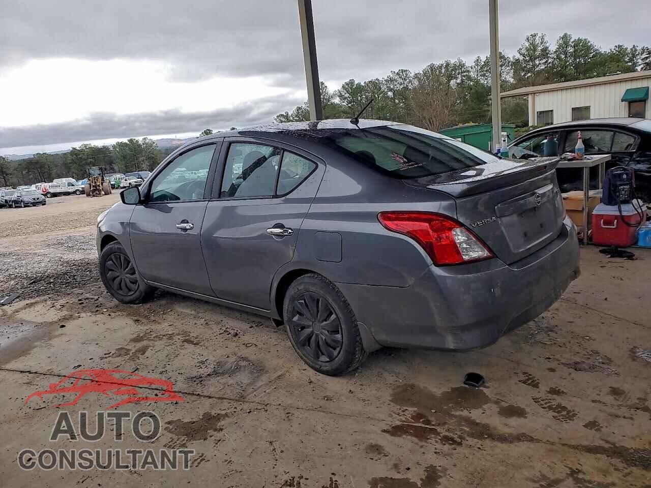 NISSAN VERSA 2017 - 3N1CN7AP9HL823191