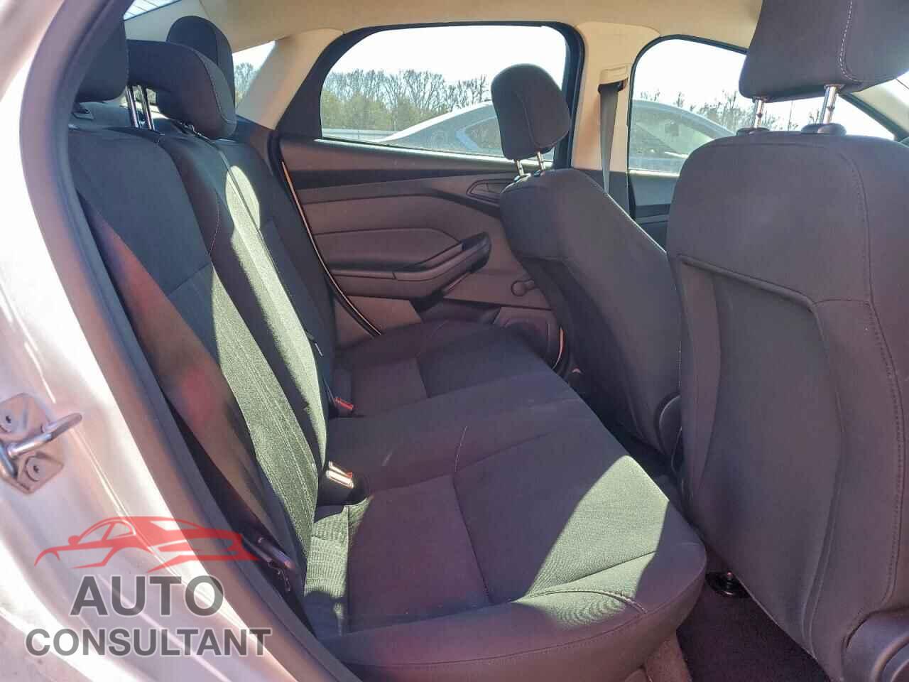 FORD FOCUS 2016 - 1FADP3E20GL251852