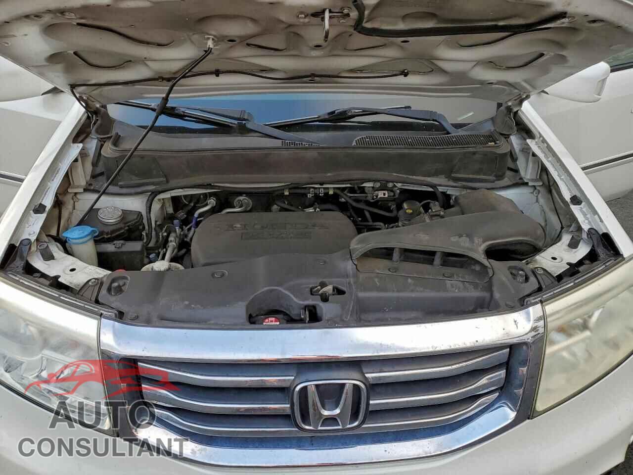HONDA PILOT 2013 - 5FNYF4H95DB059001