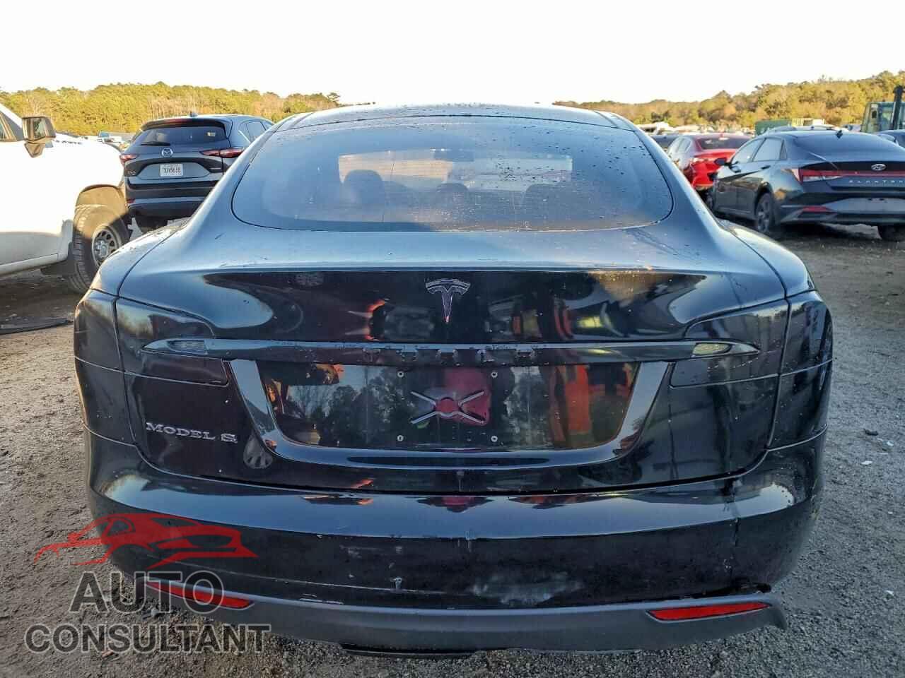 TESLA MODEL S 2014 - 5YJSA1S1XEFP43243