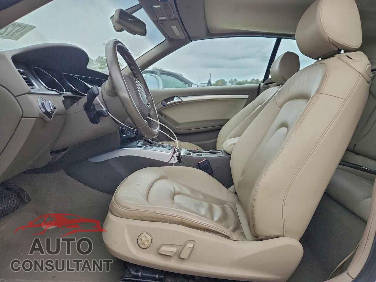 AUDI A5 2011 - WAULFAFH1BN002633