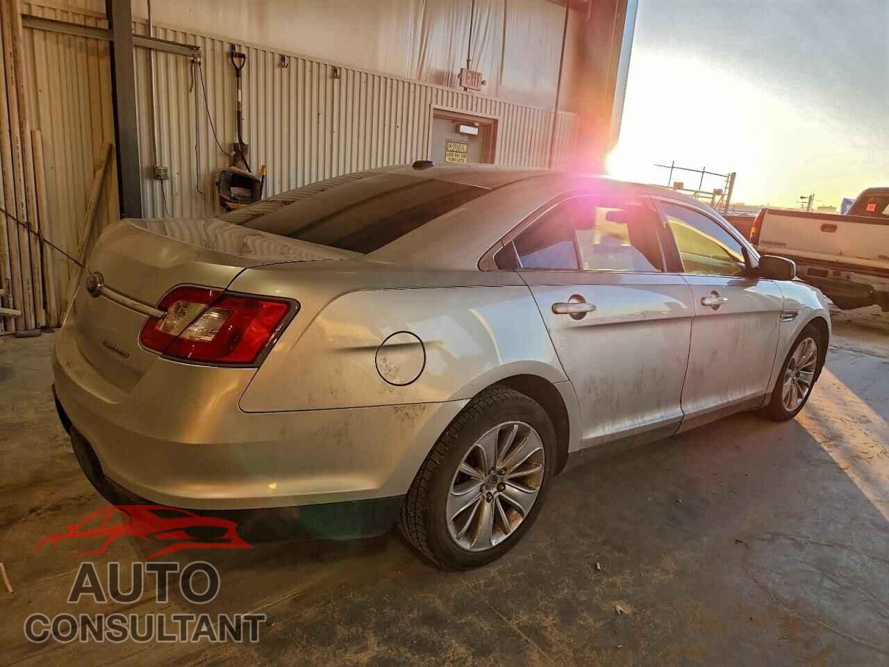 FORD TAURUS 2010 - 1FAHP2FW8AG123551