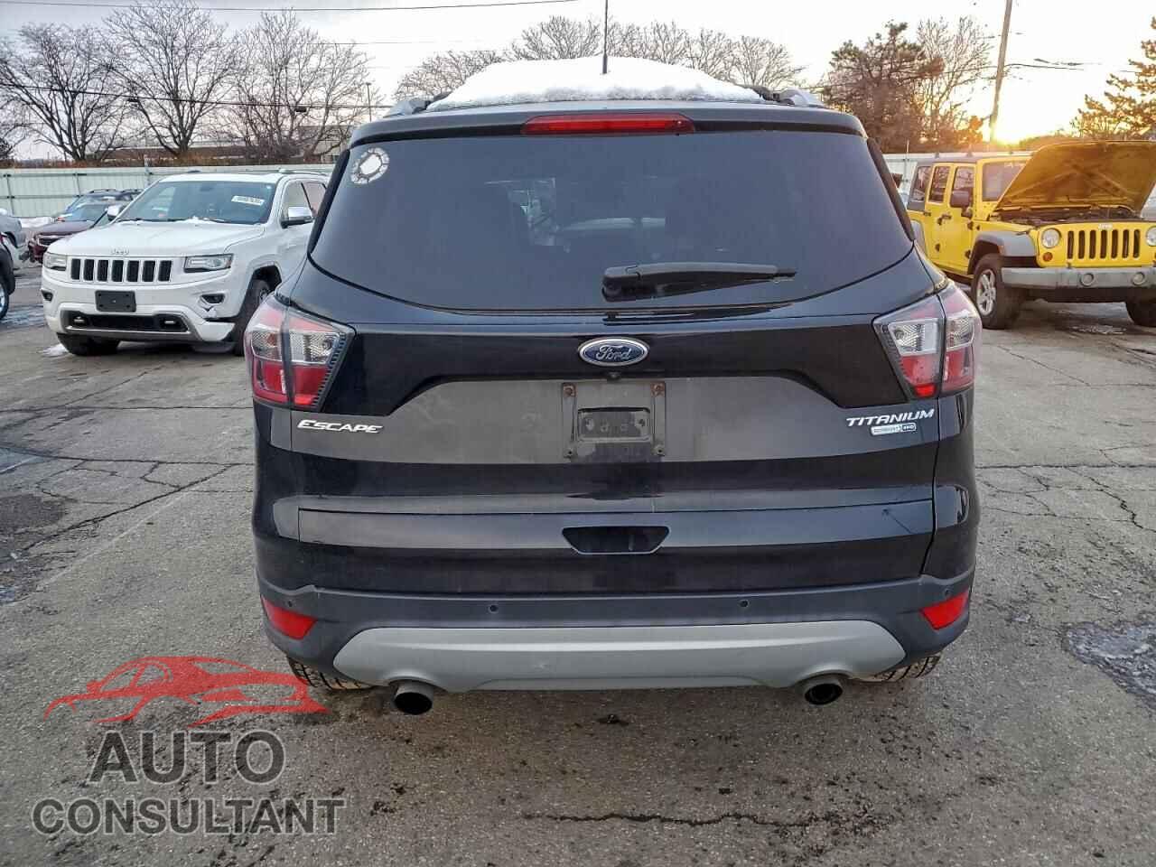 FORD ESCAPE 2017 - 1FMCU9J96HUB14006