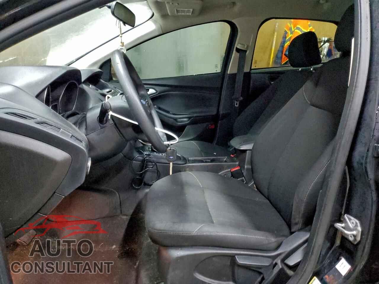 FORD FOCUS 2016 - 1FADP3F25GL357132