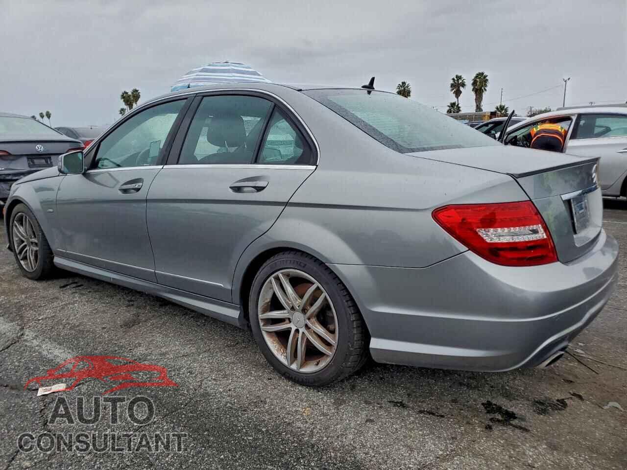 MERCEDES-BENZ C-CLASS 2012 - WDDGF4HB2CA723539
