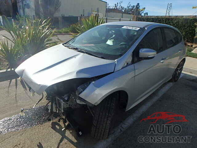 FORD FOCUS 2015 - 1FADP3K26FL288097