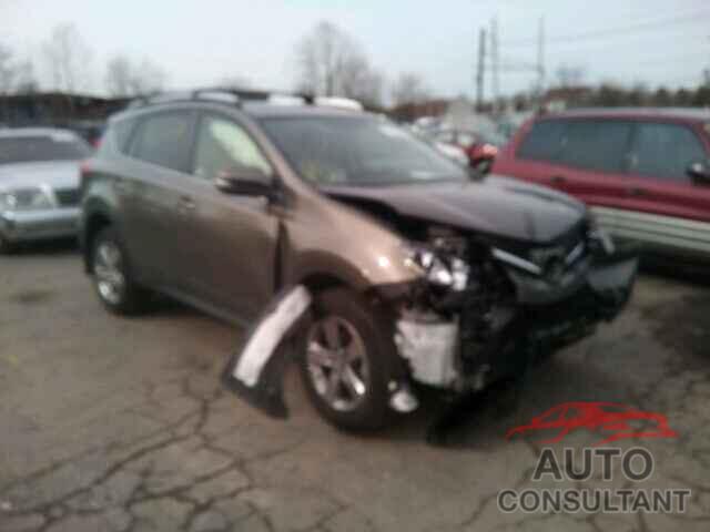 TOYOTA RAV4 2015 - JTMRFREV9FD130455