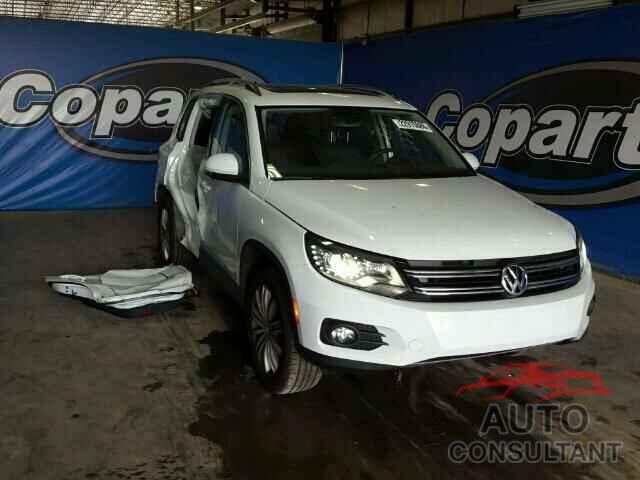 VOLKSWAGEN TIGUAN 2016 - WVGBV7AX5GW028197