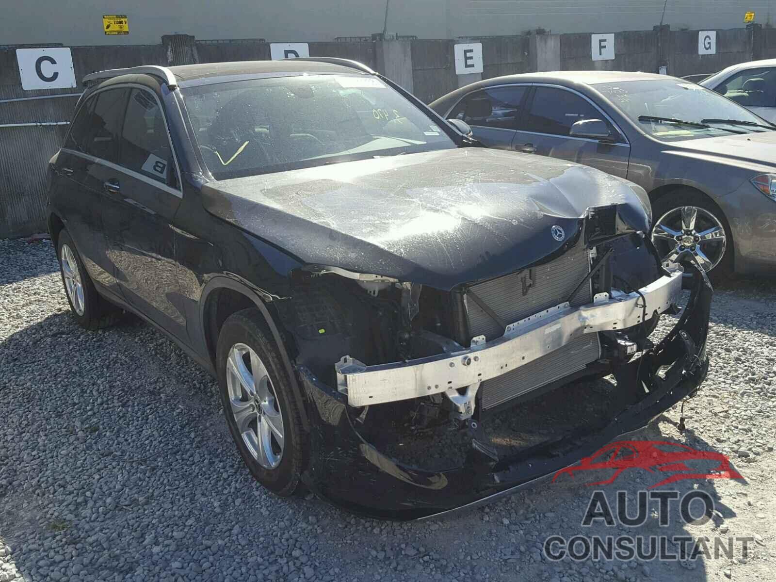 MERCEDES-BENZ GLC300 2018 - WDC0G4JBXJV015459