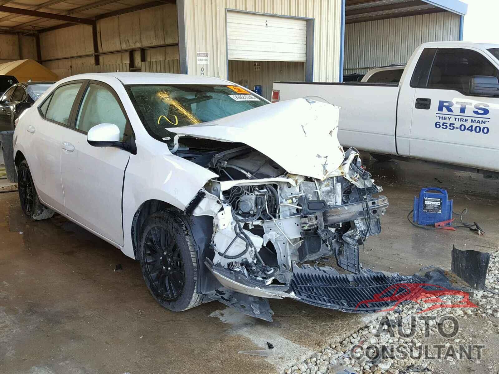 TOYOTA COROLLA 2015 - 5YFBURHE6FP282208