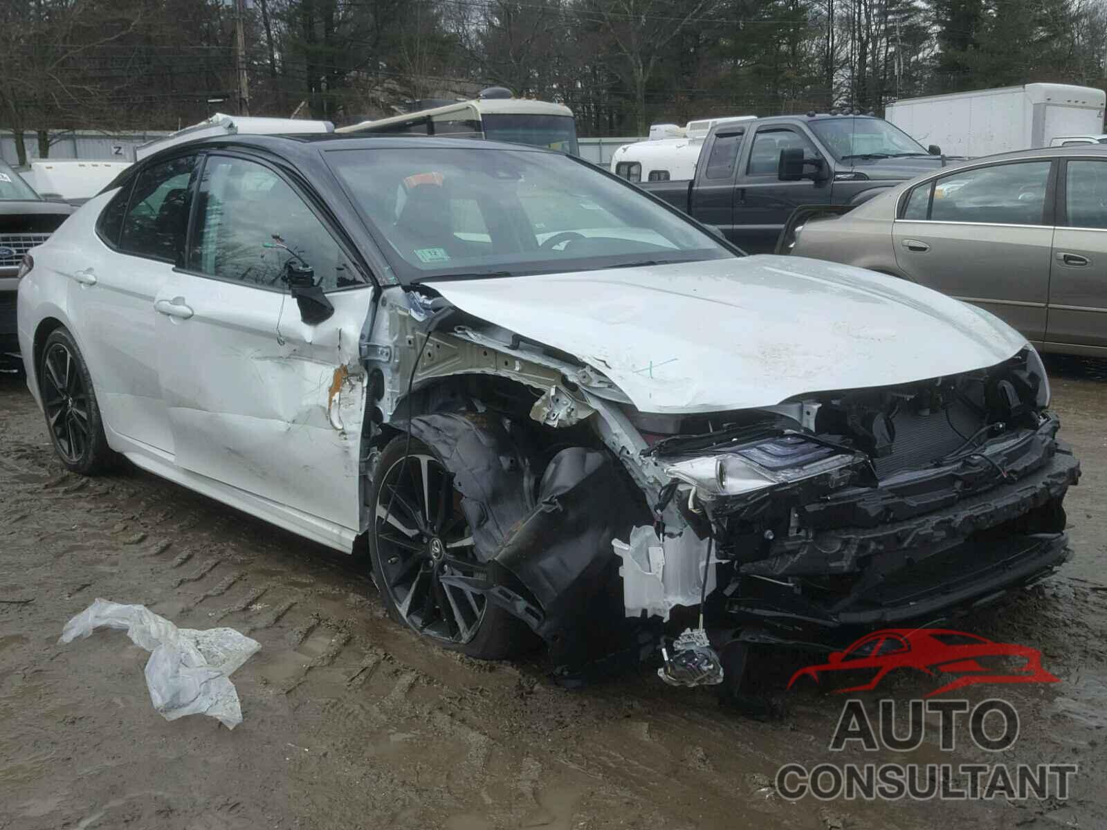 TOYOTA CAMRY 2018 - 4T1B61HK7JU038530