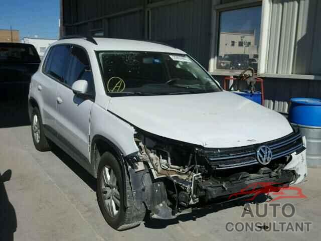 VOLKSWAGEN TIGUAN 2015 - WVGAV7AX4FW504661