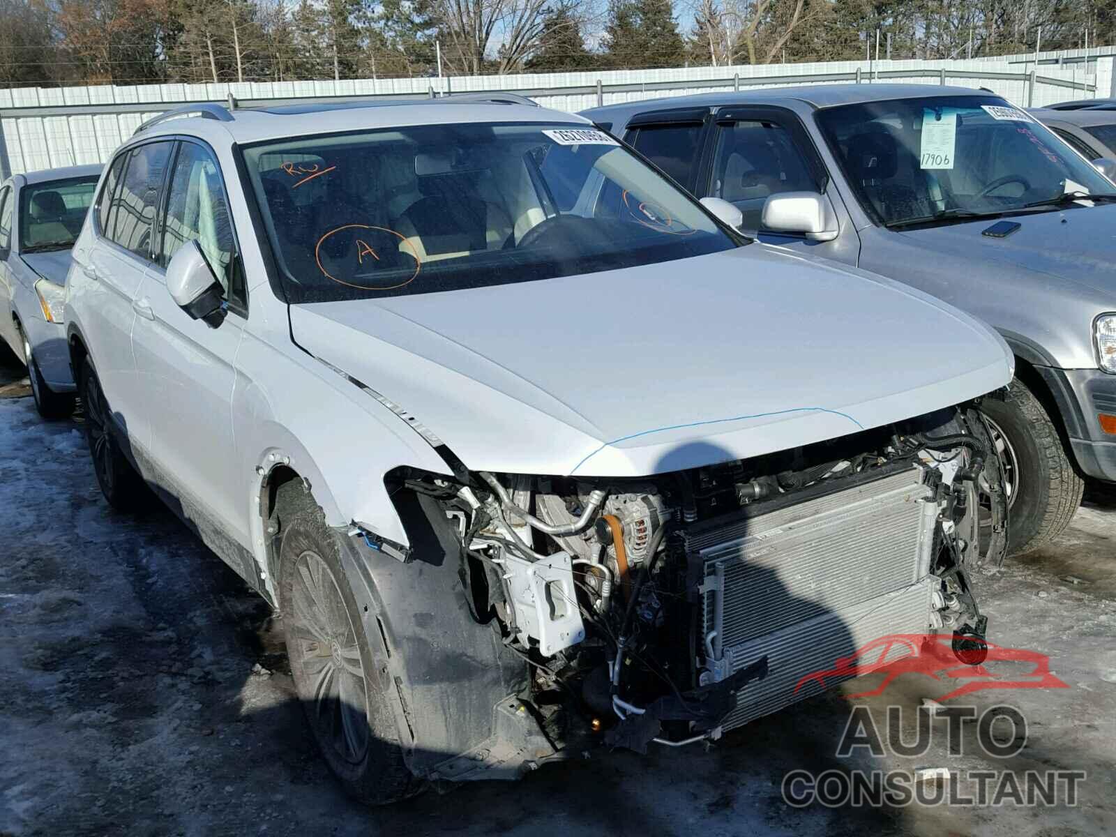 VOLKSWAGEN TIGUAN 2018 - 3VV2B7AX3JM002123