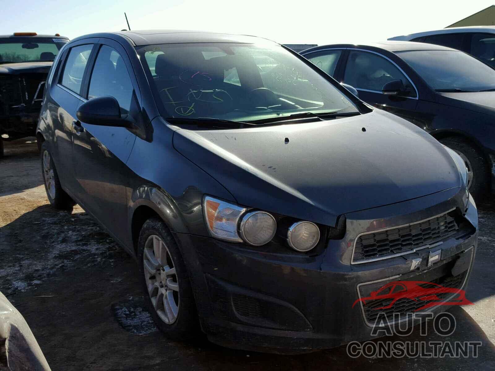 CHEVROLET SONIC 2015 - 1G1JD6SB9F4183225