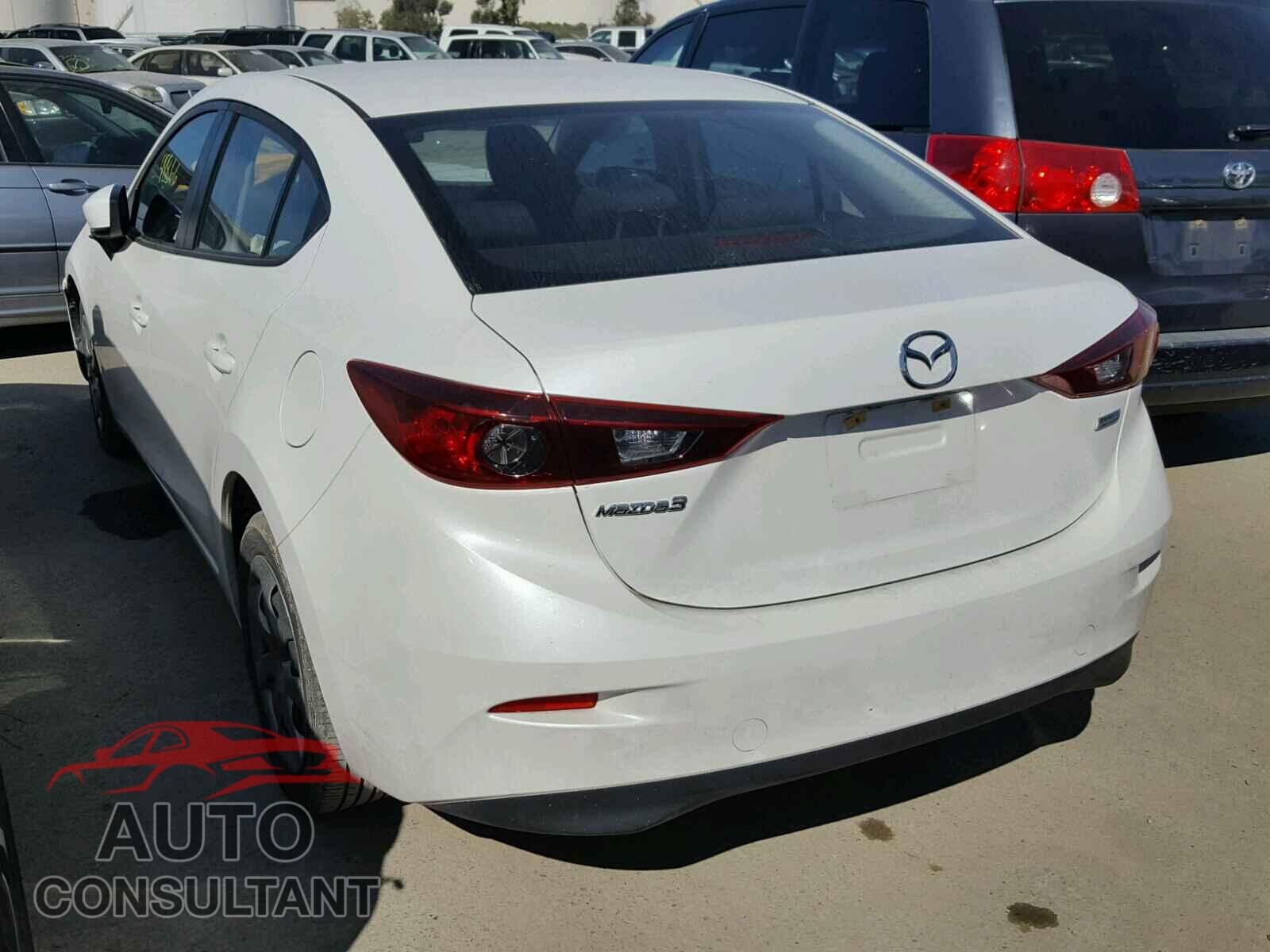 MAZDA 3 2015 - JM1BM1U77F1267097