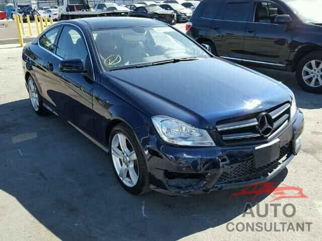 MERCEDES-BENZ C250 2015 - WDDGJ4HB6FG408291