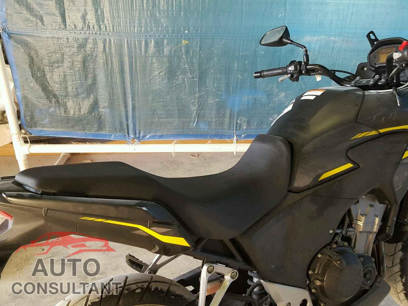 HONDA CB CYCLE 2015 - MLHPC4662F5200198