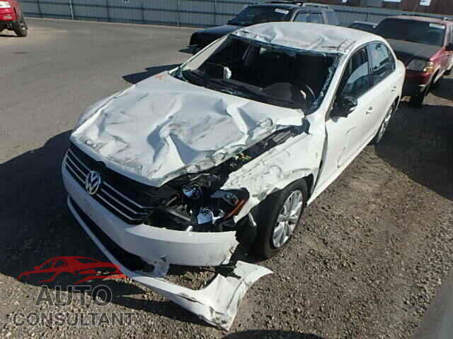 VOLKSWAGEN PASSAT 2015 - 1VWAT7A36FC032338