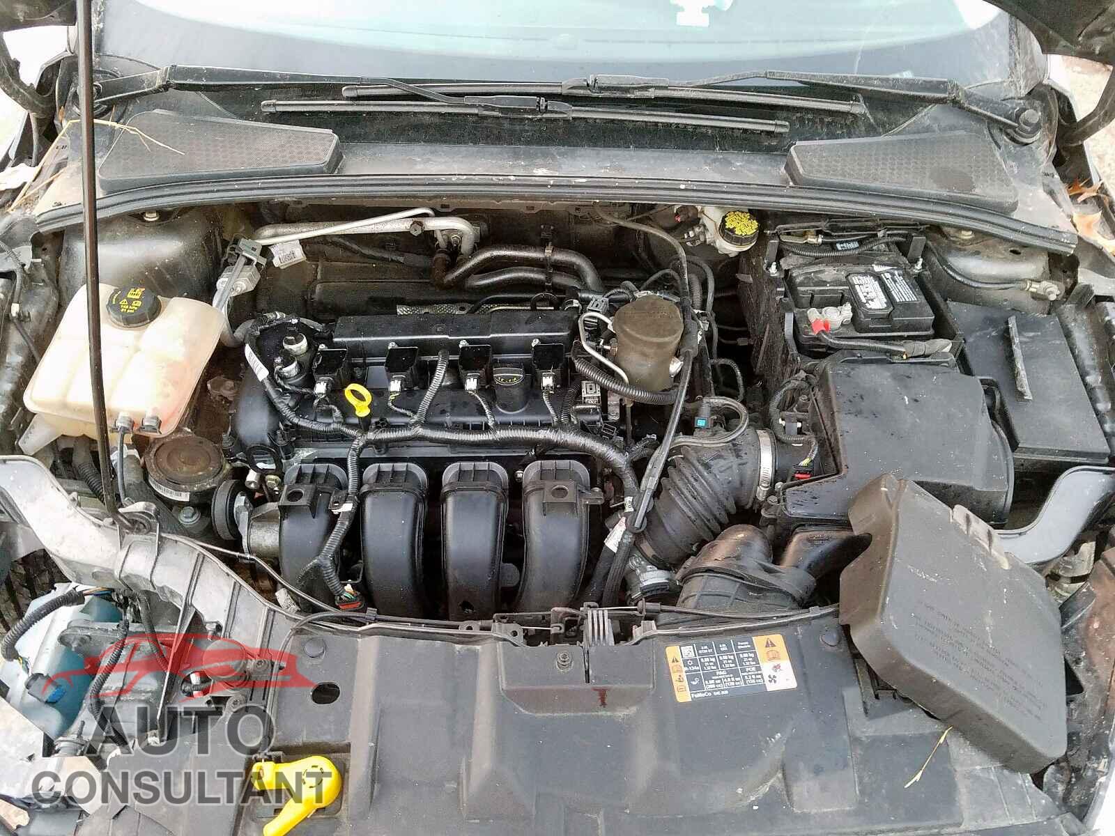 FORD FOCUS SE 2015 - 1C4RJEBG2KC732529
