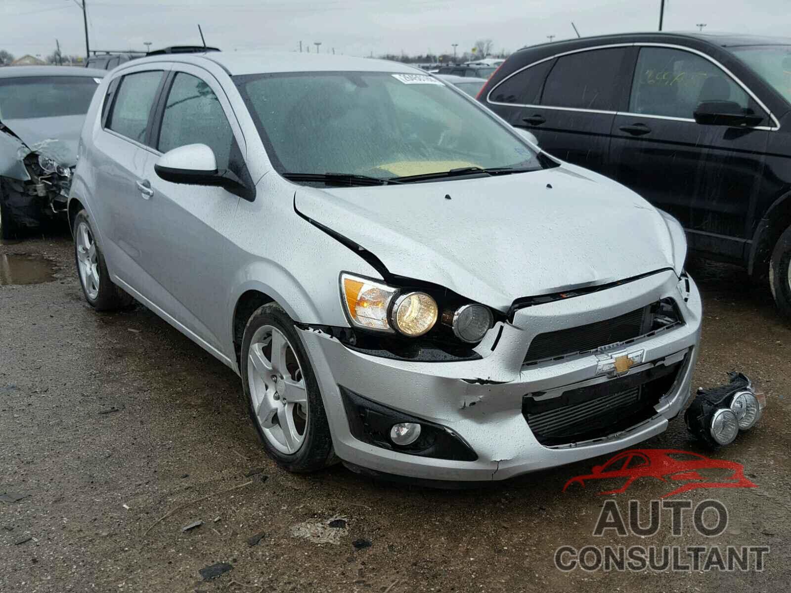 CHEVROLET SONIC 2015 - 1G1JE6SB7F4194141