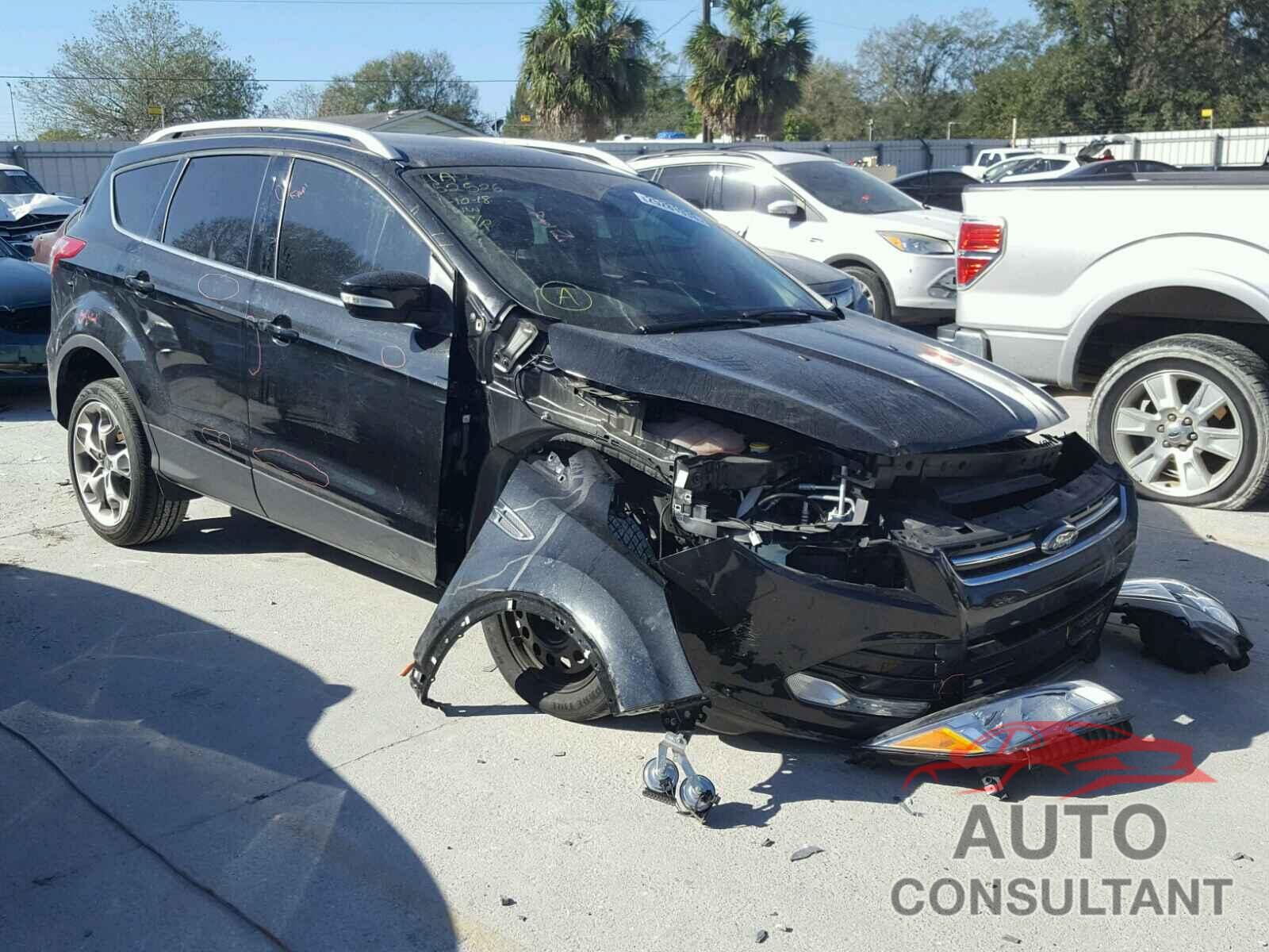 FORD ESCAPE 2015 - 1FMCU0J93FUB45903