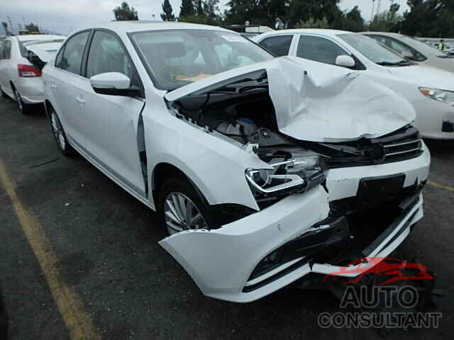 VOLKSWAGEN JETTA 2015 - 3VWD17AJ5FM214693