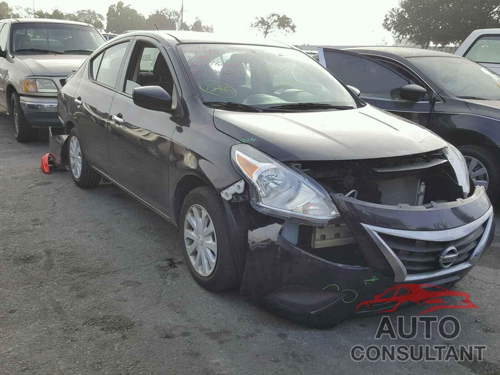 NISSAN VERSA 2015 - 3N1CN7AP3FL852120