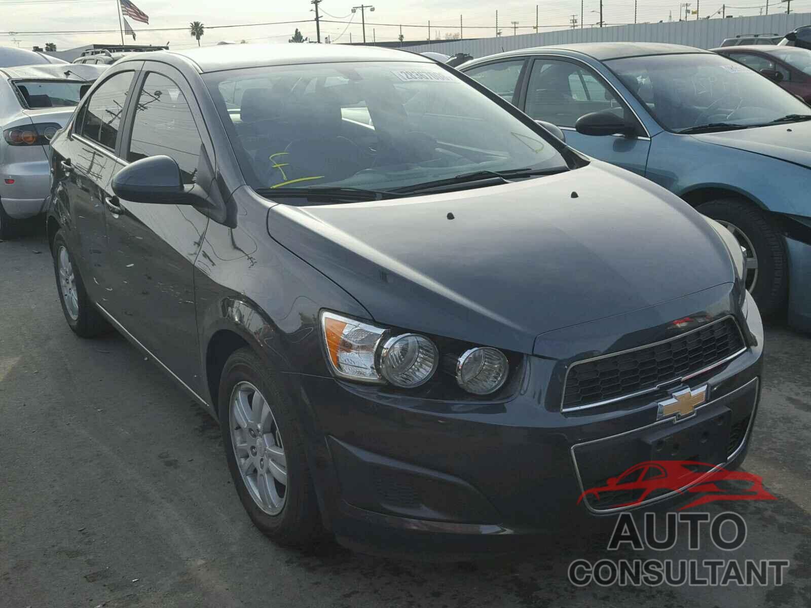 CHEVROLET SONIC 2015 - 1G1JC5SG4F4206418