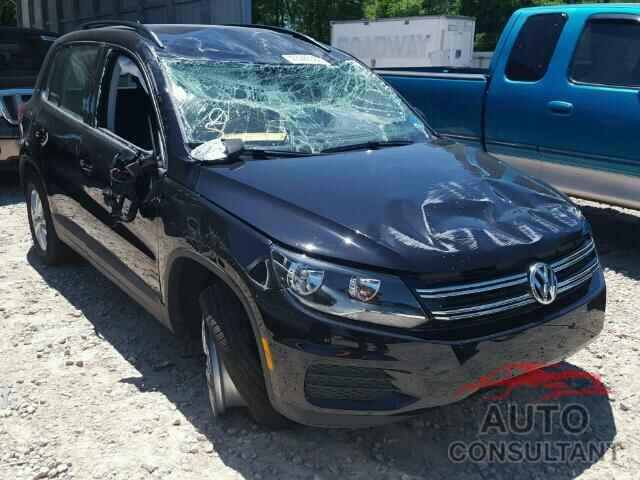 VOLKSWAGEN TIGUAN 2017 - WVGAV7AX3HK010298