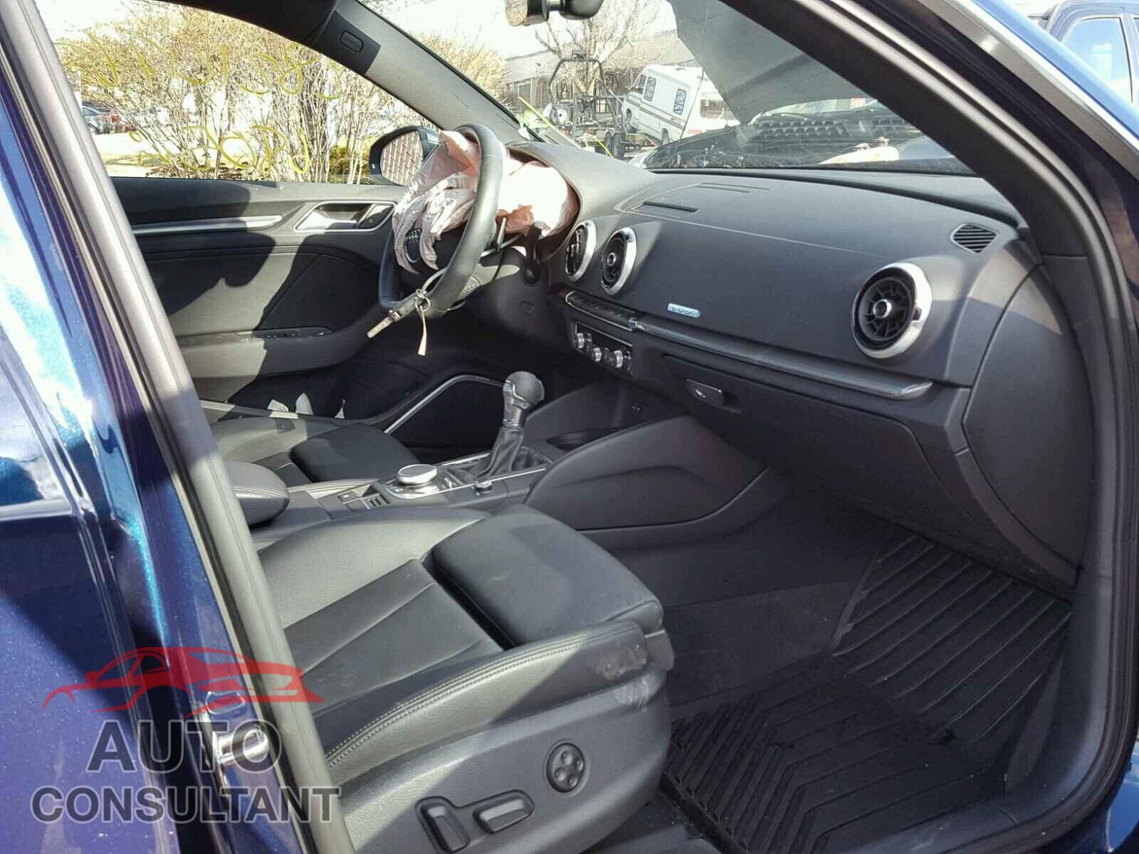 AUDI A3 2017 - WAUTPBFF4HA106521