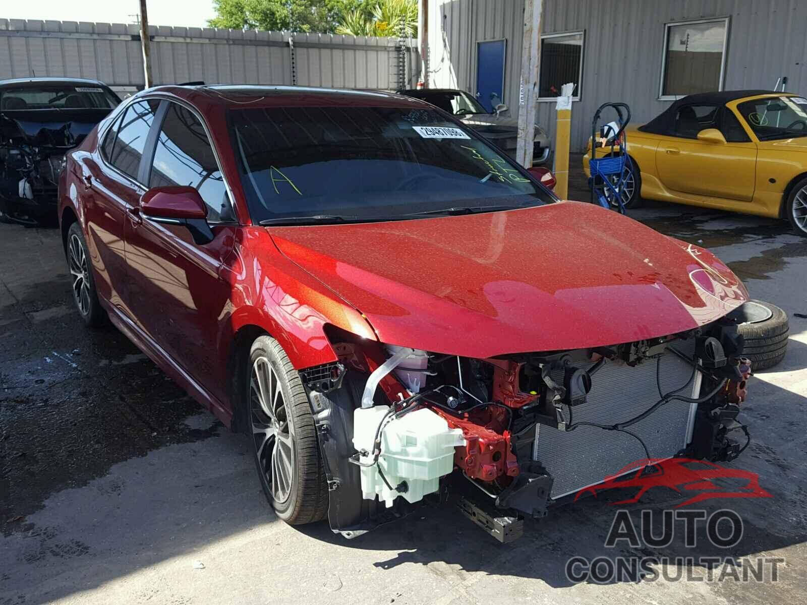 TOYOTA CAMRY 2018 - 4T1B11HK5JU535302