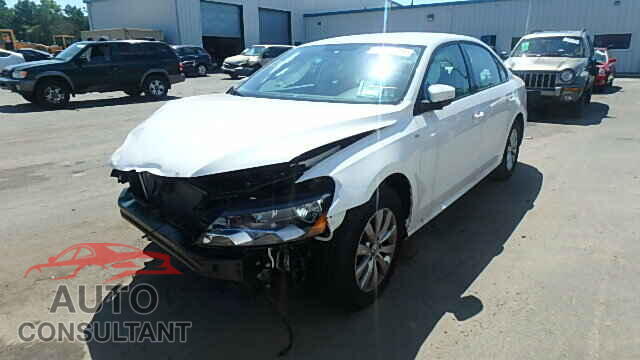 VOLKSWAGEN PASSAT 2015 - 1VWAT7A30FC045120